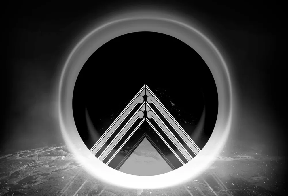 Māori design artwork with a ring of light